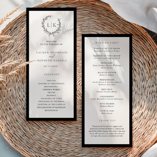 Classic Monogram Wreath Wedding Program Menükarte (Von Creator hochgeladen)