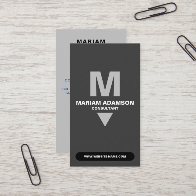 Classic (Monogramm QR) Silber und Matte Black Visitenkarte (Vorderseite/Rückseite Beispiel)