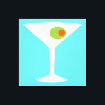 Classic Movie Martini Stretched Leinwand (größer)<br><div class="desc">Diese klassische Leinwand von Martini Stretched (türkis) weist einen schwarzen Hintergrund auf und zeigt eine weiße Silhouette eines Martini-Glases. Im Inneren des Glases befindet sich ein herrlicher grüner Olivenbaum mit einem orangefarbenen Pimento. Das ist ein lustiges Stück Wandkunst für jeden, der sich wünscht, in einem klassischen Film eine Figur zu...</div>