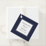 Classic Navy Blue Elegant Wedding Vielen Dank Geschenkanhänger<br><div class="desc">Mit klassischem Stil und eleganter Einfachheit, hat dieses Gastgeschenk Hochzeit-Tag einen marineblau Rahmen, der den Text mit einem dünnen doppelzeiligen Rand in Grau umgibt. Personalisieren Sie die Textvorlage mit dem gewünschten Text. Dieses vielseitige Design kann für Hochzeiten, Verlobungsfeiern, Jubiläen, Geburtstage oder andere Sonderveranstaltungen verwendet werden. Sie können hier auch die...</div>