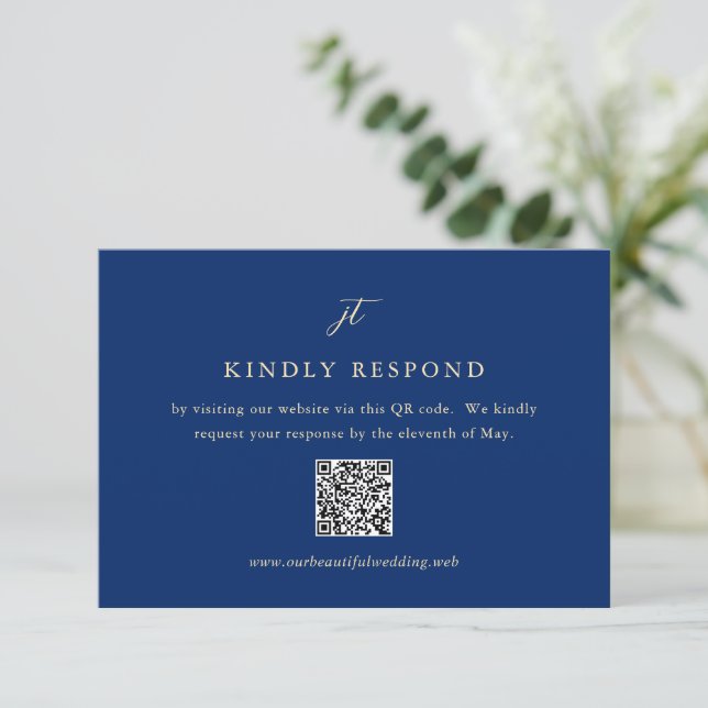 Classic Navy Blue Monogram QR Code Elegant Wedding RSVP Karte (Stehend Vorderseite)