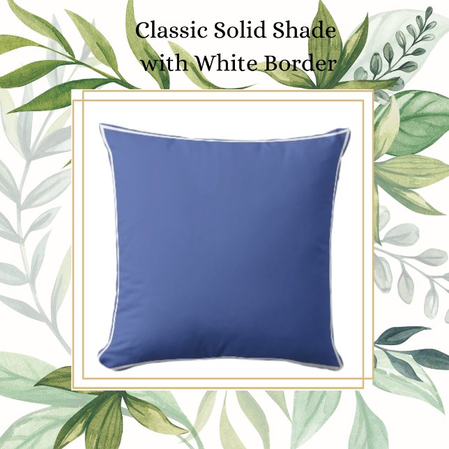 Classic Periwinkle Blue mit White Trim Kissen (Von Creator hochgeladen)