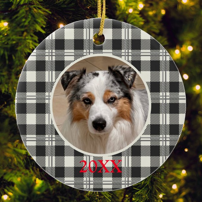 Classic Pet Foto Dunkelgrau Buffalo Karierte Kunst Keramik Ornament (Buffalo Plaid Dark Gray and Buttercream Photo Date Ceramic Ornament)
