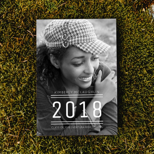 Classic Preppy Abschluss Foto Einladung | weiß (Classic Preppy Graduation Photo Invite - White)