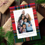 Classic Preppy Tartan Kariertes Patchwork 1 Foto Feiertagskarte<br><div class="desc">Diese klassische Urlaubsfotokarte ist mit einem Patchwork aus preppy tartan Mustern,  einem vertikalen Foto und einfacher Typografie ausgestattet. Die Rückseite der Karte weist das gleiche kariert/tartan-Muster auf (Sie können auch ein anderes Foto und/oder einen zusätzlichen Text auf der Rückseite hinzufügen).</div>