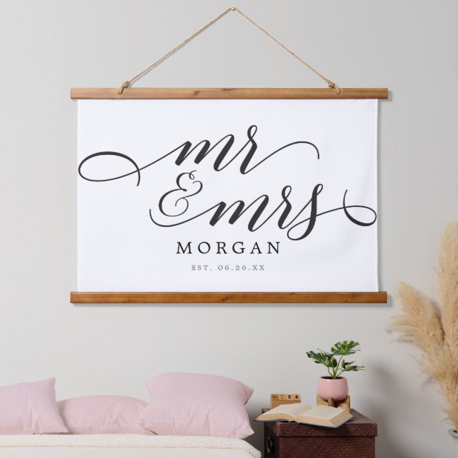 Classic Script Mr. & Mrs. Wedding Sign Banner Wandteppich Mit Holzrahmen (Schlafzimmer)