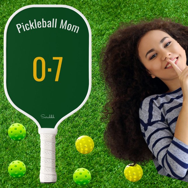 Classic Sporty Pickleball Mom Custom Name Number Schläger (Von Creator hochgeladen)