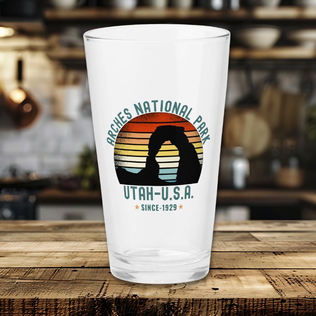 Classic Sunset over Arches Park, Utah Glas (Von Creator hochgeladen)