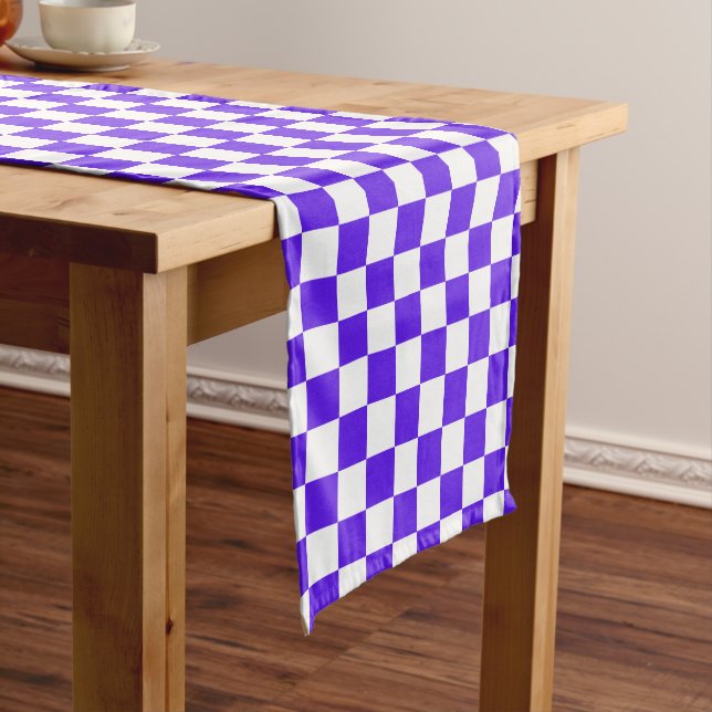 Classic visual violet checkerboard  kurzer tischläufer (Beispiel)