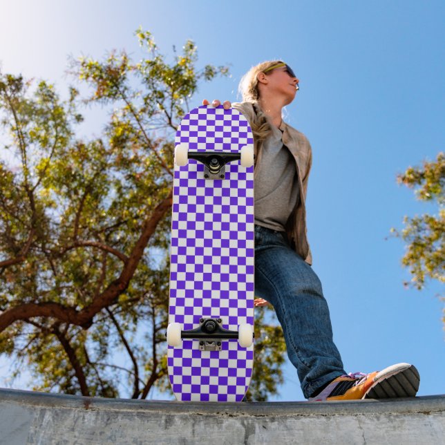 Classic visual violet checkerboard  skateboard (Außenbereich 1)