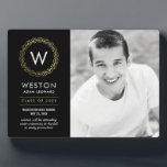 Classic Wreath EDITABLE FARBEN Abschluss Plaque Fotoplatte<br><div class="desc">Diese Gedenktafel mit Stein ist ein guter Pfeiler,  um diesem besonderen Meilenstein zu gedenken. Design by © berrysweet . Besuchen Sie unsere Website unter www.berryberrysweet.com für passende Artikel und weitere Designoptionen!</div>