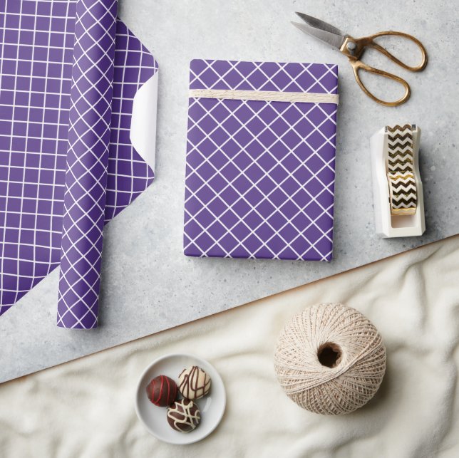 Classy Lavender Lila White Karo Muster Geschenkpapier (Kunsthandwerk)