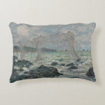 Claude Monet - Fischereinetze in Pourville Zierkissen<br><div class="desc">Angeln in Pourville von Claude Monet, 1882. Claude Monet war Gründer der französischen Impressionistischen Malerei und der beständigste und produktivste Praktizierende der Philosophie der Bewegung, seine Wahrnehmungen vor der Natur zu äußern, vor allem, wie sie auf Landschaftsmalerei in der Luft angewandt werden. Der Begriff "Impressionismus" leitet sich aus dem Titel...</div>