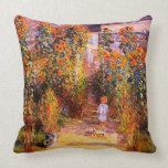 Claude Monet-Monet's Garden at Vétheuil Kissen<br><div class="desc">Monet's Garden at Vétheuil ist ein ansprechendes Genregemälde des französischen impressionistischen Malers Claude Monet aus dem Jahre 1881. Seine Intensität von Blau,  Grün und Orange macht ihn zu einem ansprechenden Kissen.</div>