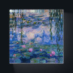 Claude Monet Shades of Blue Water Lilies Briefbeschwerer<br><div class="desc">Dieses Papiergewicht zeigt ein schönes Gemälde des französischen Impressionisten Claude Monet. Es ist in verschiedenen Blautönen gehalten und zählt zu den über 200 Gemälden einer Serie dieses berühmten Künstlers.</div>