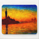 Claude Monet-Sonnenuntergang in Venedig Mousepad<br><div class="desc">Sonnenuntergang in Venedig machte im Jahre 1908,  ist eine von Claude Monets berühmtesten Malereien. Eine attraktive Mausunterlage mit Graden an Orange,  Braun und Blau für Fans von Claude Monet.</div>