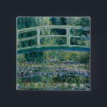 Claude Monets Water Lilies und Japanische Brücke Button<br><div class="desc">1899. Claude Monet (14. November 1840 - 5. Dezember 1926) war Gründer des französischen impressionistischen Gemäldes und der konsequenteste und produktivste Praktizierer der Philosophie der Bewegung,  seine Wahrnehmungen vor der Natur zu äußern,  insbesondere was die Landschaftsmalerei im Freien (Pfleinluft) betrifft.</div>
