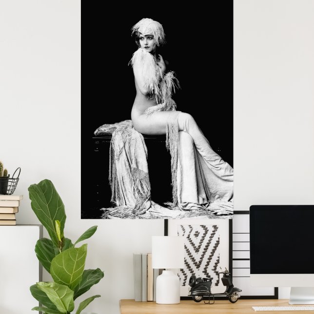Claudia a Scantily Clad Ziegfield Theater Girl Poster (Heimbüro)