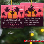Clearwater Beach Florida Retro Sunset Palm Tree Keramikornament<br><div class="desc">Der Strand von Florida Sand Tropical Palm Trees Souvenirs ist in klarem Wasser. Clearwater Beach Florida - Retro Tropical Palm Tree 60er Souvenirs Vintages Design macht ein großartiges Weihnachts- oder Geburtstagsgeschenk für Fans des Florida Schlüsselstrandes. Das Retro-Sommerdesign ist ein perfektes Geschenk für Reisende und tropische Fans. - " Sie können...</div>