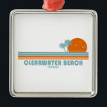 Clearwater Beach Florida Sun Palm Trees Ornament Aus Metall<br><div class="desc">Das sanfte Wasser und der weiße Sand von Clearwater Beach ziehen Erholungssuchende in Scharen an. Nach ein paar Stunden Schwimmen oder Liegestühlen können die Strandbewohner Volleyball spielen,  Rollerblading oder Fahrrad auf der angrenzenden Strandpromenade fahren.</div>