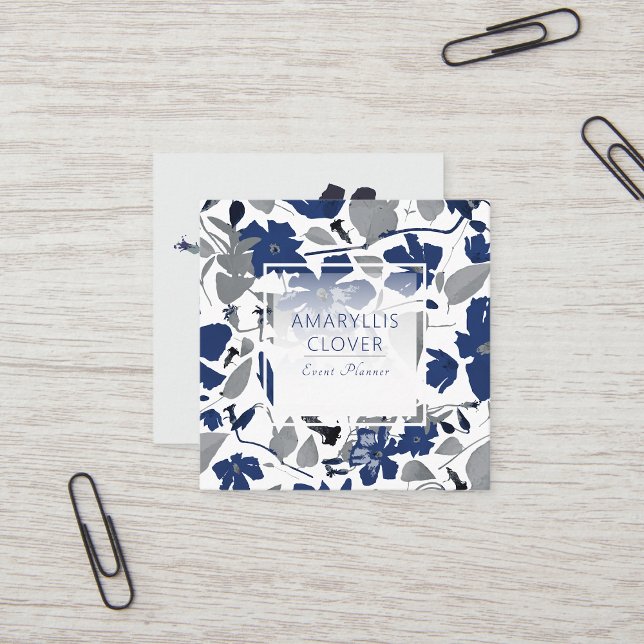 Clematis Blütensaft Quadratische Visitenkarte (Clematis Vine Elegant Blue Gray Flowers square business cards from Studio Posies. )