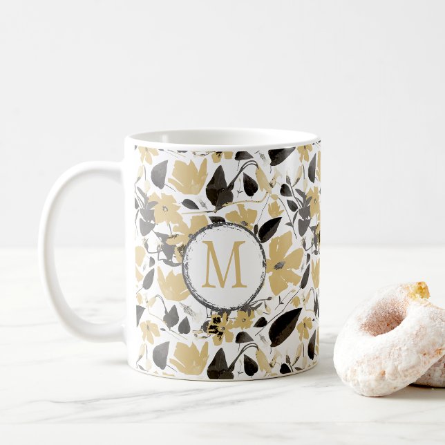 Clematis Vine Elegante Gelbe Blumen Kaffeetasse (Clematis Vine Elegant Yellow Flowers Coffee Mug from Studio Posies. )