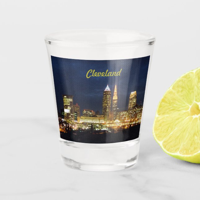 Cleveland-Nacht beleuchtet Schnapsglas (Vorderseite)