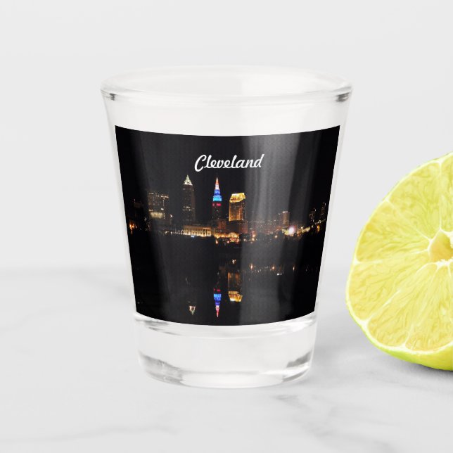 Cleveland Night Reflection Schnapsglas (Vorderseite)