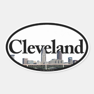 Cleveland, Ohio Skyline mit Cleveland im Himmel Ovaler Aufkleber