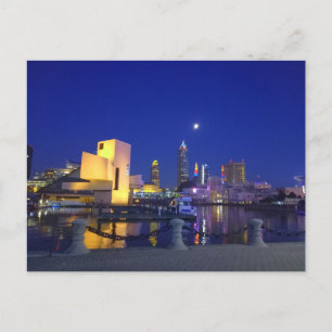 Cleveland skyline at night postkarte