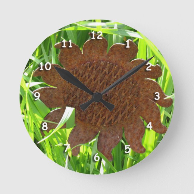 Clock - Iron Sunflower in Grass Runde Wanduhr (Vorderseite)
