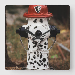 Close-Up of Fire Hydrant Quadratische Wanduhr