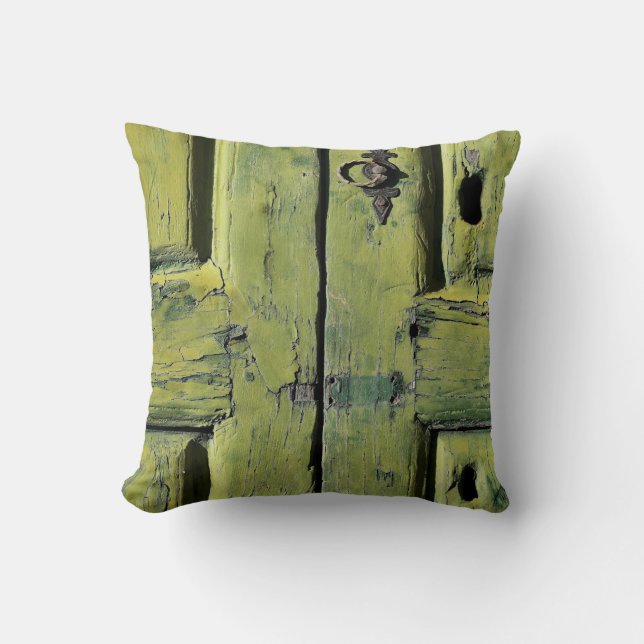 Closed brown wooden 2-panel door kissen (Vorderseite)