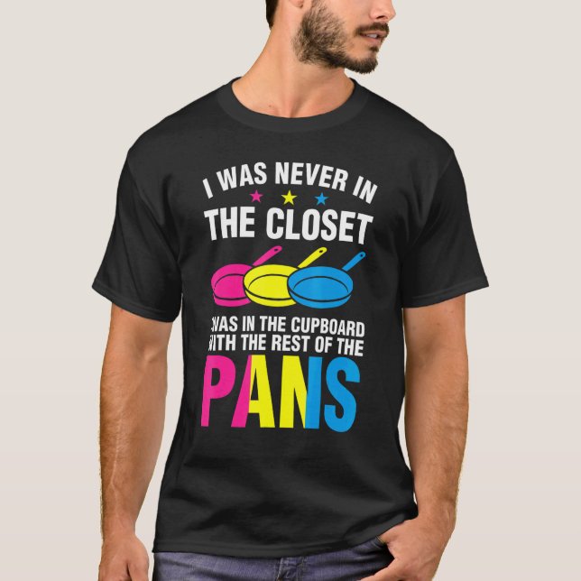 Closet Cupboard Pansexual Pans Rainbow LGBTQ Gende T-Shirt (Vorderseite)