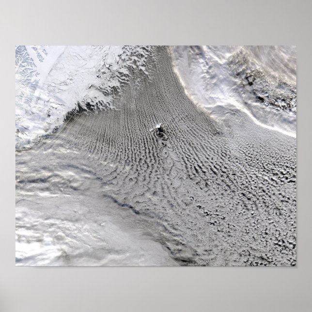 Cloud-Vorstöße auf der Insel Jan Mayen Poster (Vorne)