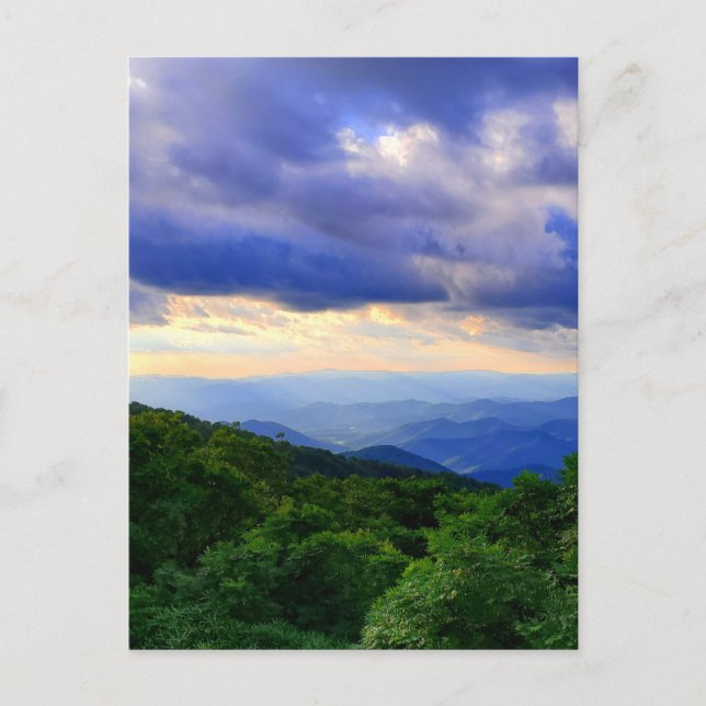 Cloudy Blue Ridge Mountains Postkarte (Vorderseite)