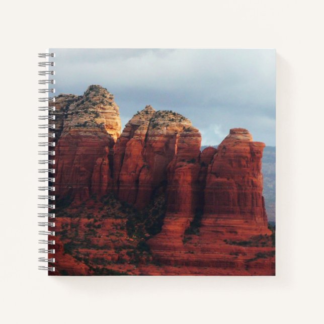 Cloudy Coffee Pot Rock in Sedona Arizona Notizbuch (Vorderseite)