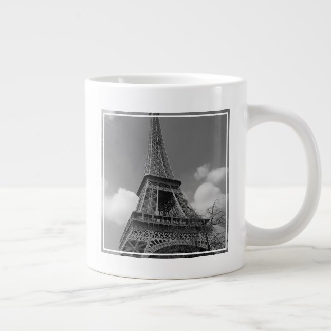 Cloudy Eiffel in Schwarz und Weiß, 2015 Jumbo-Tasse (Rechts)