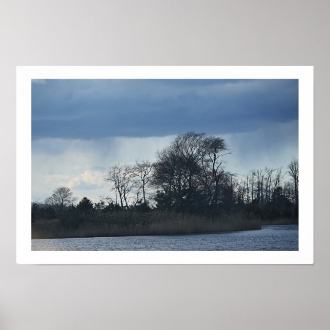 Cloudy Waterscape Poster (Vorne)