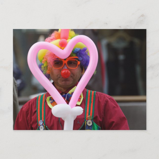 Clown mit rosa Herz Postkarte (Vorderseite)