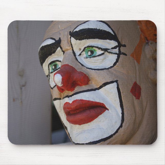 Clown mit traurigem Aussehen Mousepad (Vorne)