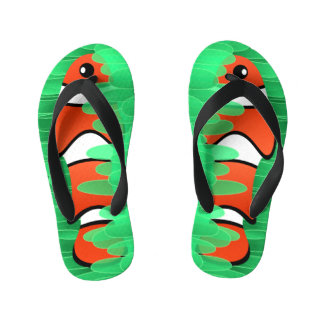 Clownfisch und schöner Anemon im Grünen Kinderbadesandalen