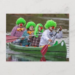 Clowns boating on river. feiertagspostkarte