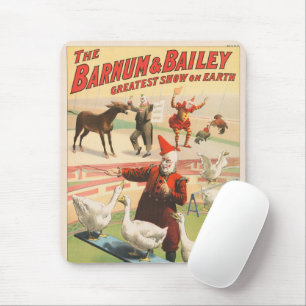 Clowns mit auftretenden Gänsen, Hähnen und Esel. Mousepad