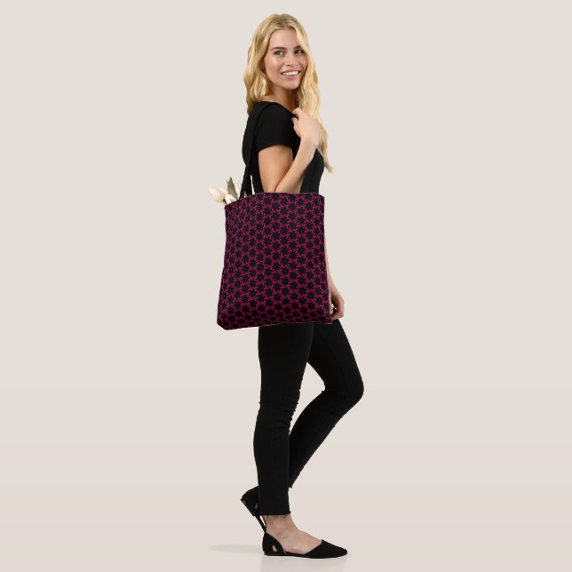 Cluster zur rosa und schwarzen Blume (Am Model)