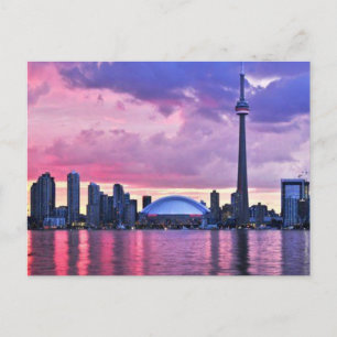 CN Tower : Aussicht von der Innenstadt Torontos Postkarte