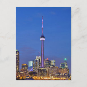 CN Tower Illumined at Night in Toronto Kanada Postkarte