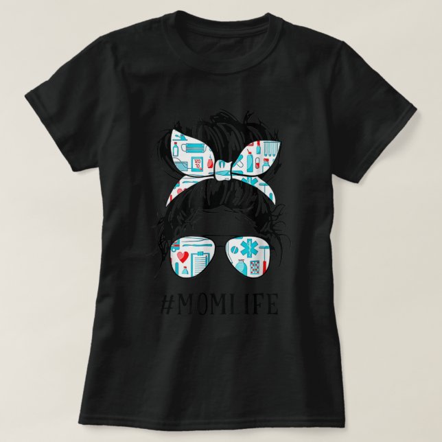 CNA Nurse Mama Life Messy Hair Bun Healthcare Moth T-Shirt (Design vorne)