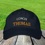 COACH "Name" bestickte Baseballkappe / Gold<br><div class="desc">Bestickte Hats: Klassische goldfarbene/schwarze Modebaseballkappe mit Text "COACH" & Ihr "Name" für den weltbesten Coach,  Sport,  Fitness,  Teambuilding / Familienspiele</div>