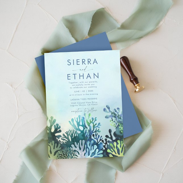 Coastal Beach Ocean Blue Corals Moderne Hochzeit Einladung (coastal wedding invitation ocean sea beach tropical coral blue teal green navy elegant modern chic)